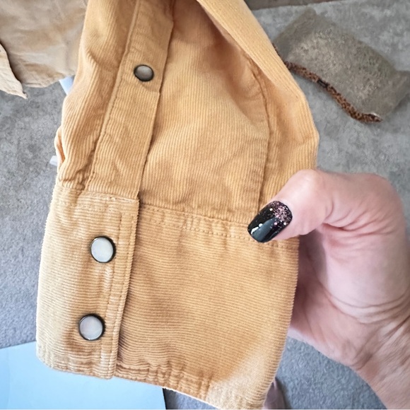 J.Crew Corduroy fitted western style Top snap closure long sleeve tan color SZ:L - Picture 5 of 13
